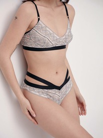02.05  CONTE ELEGANT ������ CONTE ������ �� ���������� ������� FAIRYTALE LBE 155